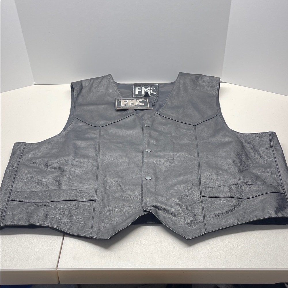 FMC Men's Leather Vest Jacket Biker Motorcycle Sleeveless 4 Snap Lined Black 56.